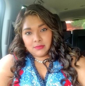 Meet your Posher, noemi